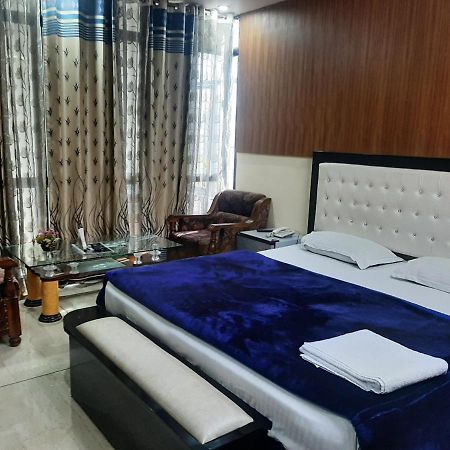 Hotel Platinum Plaza Rohtak Экстерьер фото
