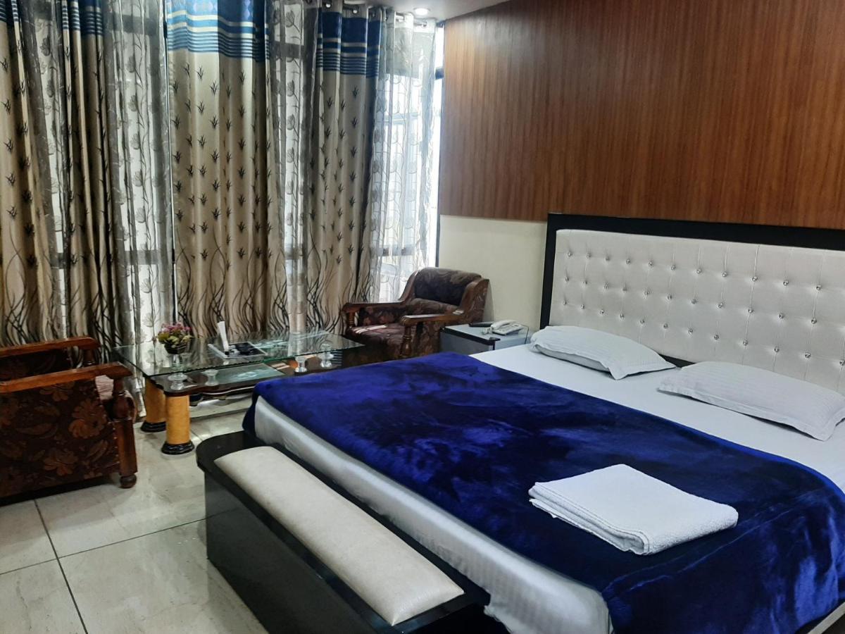 Hotel Platinum Plaza Rohtak Экстерьер фото
