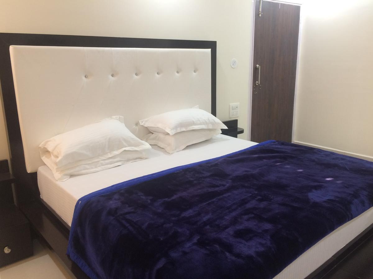 Hotel Platinum Plaza Rohtak Экстерьер фото