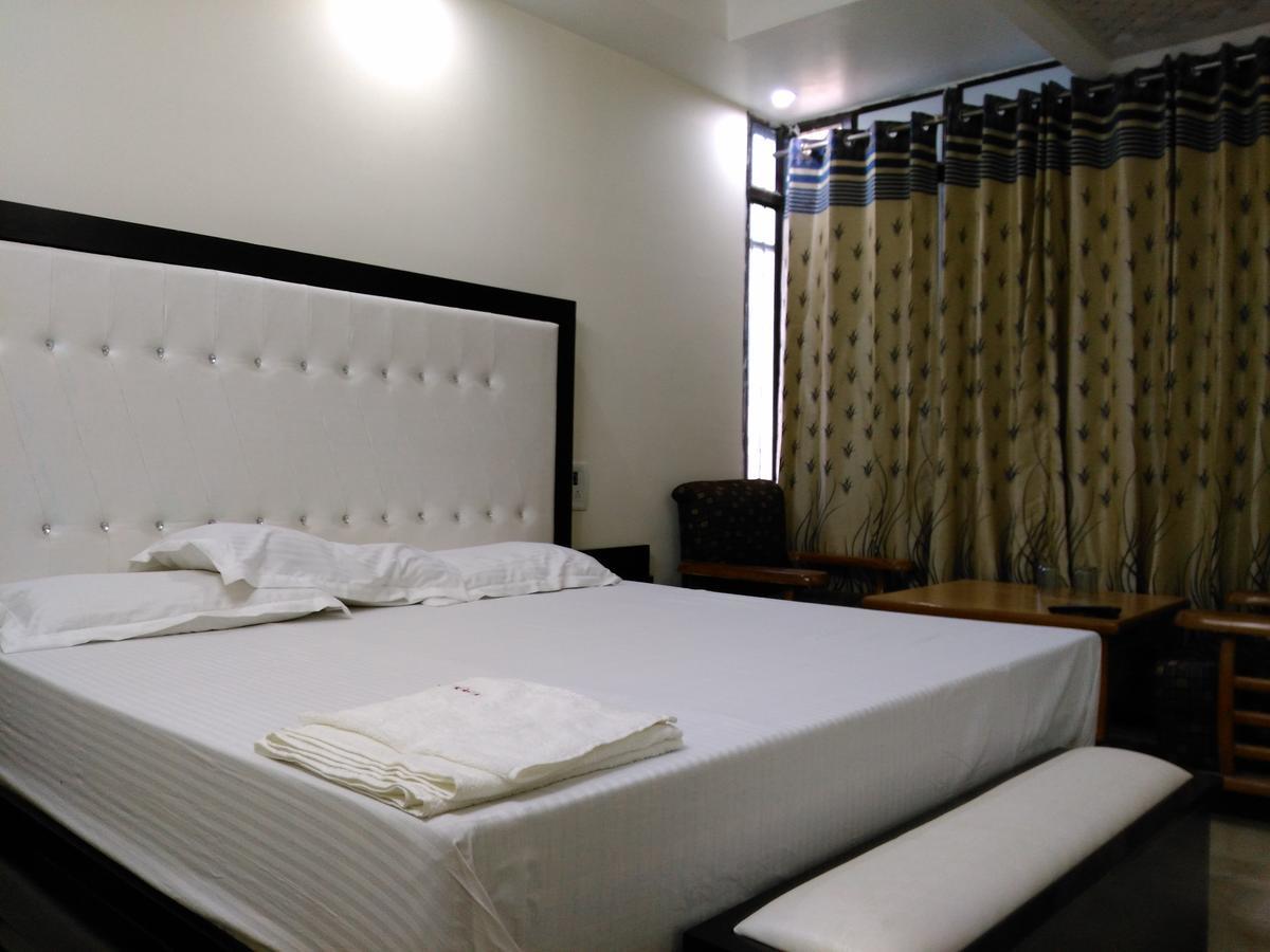 Hotel Platinum Plaza Rohtak Экстерьер фото