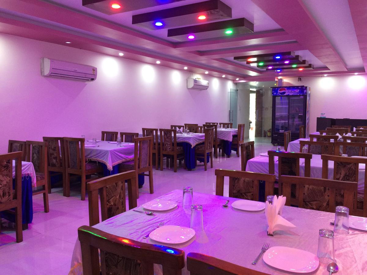 Hotel Platinum Plaza Rohtak Экстерьер фото