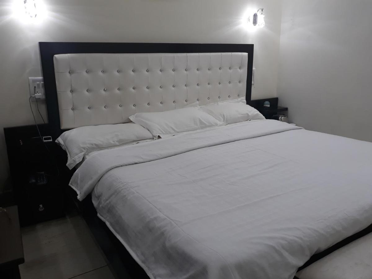 Hotel Platinum Plaza Rohtak Экстерьер фото